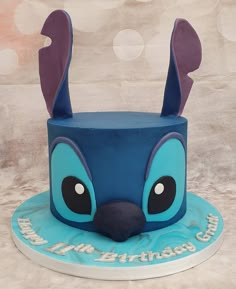 Reddit - FondantHate - Buttercream stitch cake Stitch Birthday Cake, Lilo I Stitch, Nursing Cake, Whiskey Cake, Inside Cake