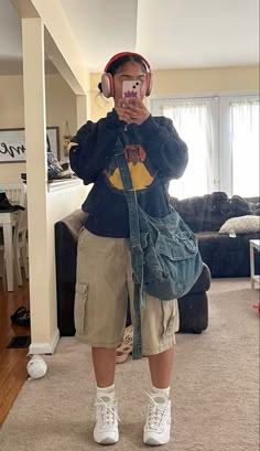 Mid Size Earthy Outfits, Fall Earthy Outfits, Style Cargo Shorts, Tomboy Stil, Tomboy Outfit, Streetwear Plus Size, Baggy Outfit Ideas, Street Style Outfits Casual