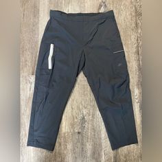 Brand New Nike Functional Bottoms With Side Pockets, Functional Nike Gym Bottoms, Nike Functional Gym Bottoms, Nike Athleisure Cargo Pants With Cargo Pockets, Nike Cargo Pants With Cargo Pockets Athleisure Style, Black Tapered Leg Activewear For Jogging, Nike Functional Cargo Pants With Side Pockets, Nike Functional Bottoms With Cargo Pockets, Nike Functional Cargo Pants With Pockets