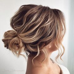 Easy Cute Bun, Birthday Wig Hairstyles, Messy Bun For Short Hair, Mother Of The Groom Hairstyles, Cute Bun, Wedding Guest Hair, Guest Hair