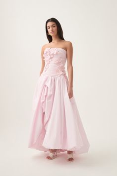 PRODUCT DETAILS Women’s strapless gown Straight neckline Fitted, ruched bodice Embroidered floral detail Gathered skirt seam Draped full skirt Asymmetrical bubb... Aje Bubble Dress, Aje Dress, Pastel Gown, Flower Gown, Light Pink Blush, Pink Flower Dress, Skirt Asymmetrical, Pink Dusty, Bubble Hem