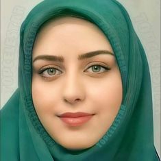 Arabic Hijab, Hijab Dps, Hijabi Women, Iranian Beauty, Girl Crush Fashion, Arabian Beauty Women, Arab Beauty, Beauty Face Women, Beautiful Muslim Women