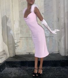 pink dress Holiday Party Dresses Christmas, Gloves Outfit, Satin Homecoming Dress, Black Femininity, Valentines Outfits, Poses References, Girly Girl, Pink Fashion, Aesthetic Clothes