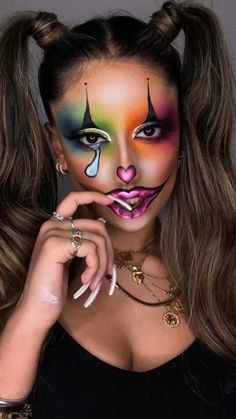 Evil Face Makeup, Cool Face Makeup, Killer Clown Makeup Women, Face Painting Ideas For Adults, Adult Halloween Makeup, Challenges Ideas, Viking Makeup, Cat Halloween Makeup