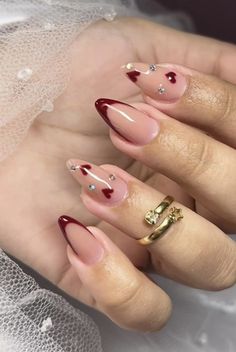 Short Almond Nails Designs Valentines, Almonds Nails Designs, Simple Cute Nails Almond, Trendy Almond Acrylic Nails, Valentine’s Day Nails Almond Shape, Valentines Almond Shaped Nails, Swagapino Aesthetic, Lana Del Ray Nails Aesthetic, Valentines Day Nails Designs Almond