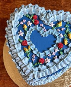 Cake Decorating Styles, 70s Cake Design, Colorful Sheet Cake, Vintage Heart Shaped Cake, Colorful Vintage Cake, Silly Cake Ideas, Sheet Birthday Cakes, Pretty Cake Designs, Birthday Sheet Cake Ideas