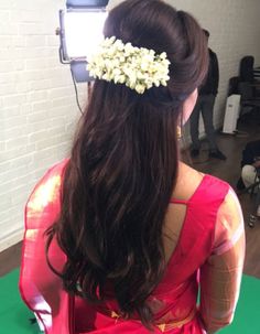 Hair Curly Wedding, Buns Hairstyles, Saree Hairstyles, Bridal Hairdo, Bridal Hair Buns, Indian Wedding Hairstyles