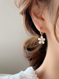 Ethereal Jewelry, Daisy Earrings, Girly Accessories, Pretty Earrings