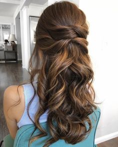 Bridesmaid Hair Inspo, Sanggul Modern, Bridal Hair Down, Wedding Hair Half, Long Hair Tips, Long Hair Wedding Styles, Wedding Hair Inspiration, Wedding Hair Down, Hairdo For Long Hair