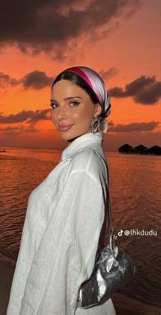 Orthodox Outfit, Hijabi Vacation Outfits, Hijab Outfit Summer, Turban Fashion, Sunset Vacation, Morocco Fashion, Brunette Aesthetic, Hijab Fashion Summer, Girl Trip