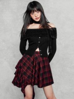 ❤︎Lock Asymmetrical Slimming Short Skirt❤︎
This item will take 2-3 weeks to ship. Shoulder Cardigan, Kids Summer Fashion, Off Shoulder Fashion, Best Tank Tops, Model Outfits, Off Shoulder Top, Plaid Skirt, I Love U, Really Cute Outfits