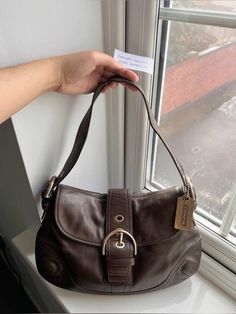 00s Mode, Airplane Travel, Coach Handbag, Clever Hacks, Coach Shoulder Bag, Brown Bags