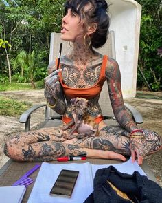 Hannah Pixie Snowdon, Hannah Pixie, Japanese Tattoo Women, Tattoo Line, Back Of Neck Tattoo, Tattoed Women, Tattoed Girls, Sunflower Tattoo