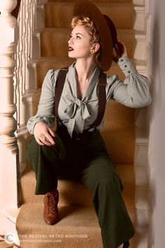 40s Mode, Retro Revival, Look Retro, Minimalistic Style, Retro Mode, Vintage Inspired Outfits, 1940s Fashion, Moda Vintage, Mode Inspo