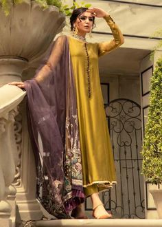 Suits Punjabi, Latest Dress Design, Dress Book, Long Kurti, Pakistani Fancy Dresses, Salwar Kamiz, Dress Design Patterns, Designer Boutique, Designer Party Wear Dresses