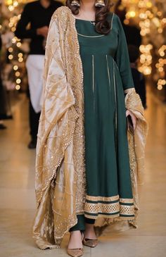 Green Simple Dress, Baraat Outfit, Hira Khan, Bride's Sister, Beautiful Dupatta, Kids Fashion Show, Pakistani Formal Dresses