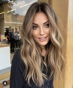 Rambut Brunette, Dark Blonde Hair, Hair Color Balayage, Hair Inspiration Color, Hair Inspo Color