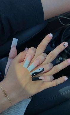 Nails On Boyfriend Face, Black Couple Nails, Bc Gf Matching Nails, Bc And Gf Matching Nails, Male And Female Matching Nails, Nail Date With Boyfriend, Nails Scratching On Back Couple, Hers And Hers Nails