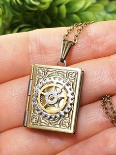 Steampunk Locket Necklace Rectangle Watch Parts Gears Pendant Necklace Jewelry Modern Steampunk, Rectangle Watch, Book Pendant, Steampunk Artwork, Old Watch, Watch Gears, Man Jewelry, Vintage Style Necklace, Edgy Elegance