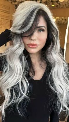 Instead Of Covering Grey Roots, This Hairdresser Makes Clients Embrace It With His Powerful Transformations (35 Pics) Check more at https://beautyfashionideas.com/fashion/instead-of-covering-grey-roots-this-hairdresser-makes-clients-embrace-it-with-his-powerful-transformations-35-pics/ Highlights Black Hair, Money Piece Hair, Covering Grey Roots, Highlights For Dark Brown Hair, Brunette Blonde, Black Highlights, Grey Roots, Highlights Blonde, Money Piece