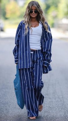 Stripe Outfits, Outfits Winter, Looks Style, Spring Summer Outfits, Clothes Online, Holiday Outfits, Maxi Dresses