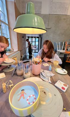 ceramic, painting, pool ceramic, creative space Ceramic Cafe, Diy Pottery Painting, Beautiful Scenery Pictures, Graduation Project, Diy Pottery, Painting Studio, Ceramic Studio, Cute Little Things, Baby Winter