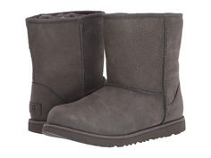 UGG Kids Classic Short II Waterproof (Little Kid/Big Kid) - Girls Shoes : Grey : The Classic Short II runs large and is available in whole sizes. Please order one size down from your normal size. If a half size, please order only 1/2 size down. Please be advised, boots are not made for snow and ice or heavy walking. This UGG Classic Short II Waterproof is an iconic must-have boot that fits every age and personality with its stylish versatility. Durable suede uppers are pre-treated to be water an Ugg Kids, Ugg Classic Short, Short Boot, Shoes Grey, Kids Uggs, Girls Shoes Kids, Ugg Classic, Bearpaw Boots, Big Kid