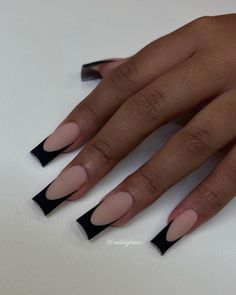 Medium Square French Tip Acrylic Nails Black, Mate Black French Tip Nails, Matte French Tip Nails Square, Matte Black Nails With Shiny French Tip, Matt And Shiny Nails, Matte Black Nails French Tip, Matte Black Tips Nails, Black French Matte Nails, Square Nails Plain Color