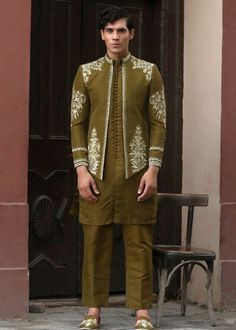 Mens Mehndi Outfit, Groom Mehndi Outfit For Men, Green Prince Coat, Plain Sherwani, Green Sherwani, Man Dress Design, Prince Coat, Wedding Dresses Men Indian