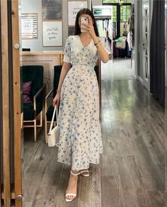 Skirt Outfits Korean, Aesthetic Korean Fashion, Trending Summer Nails, Modest Girly Outfits, Trendy Dresses Summer, Outfits Black Women, Simple Frocks, Stylish Short Dresses, Aesthetic Korean