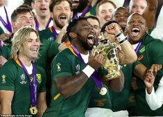 the south african rugby team celebrates with their trophy after winning the rugby world cup in new zealand