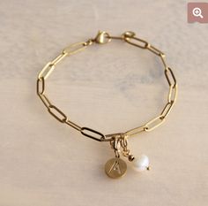 Fashion Jewelry Necklaces Gold, Delicate Gold Bracelet, Jewerly Beads, Wrist Jewelry, Jewelry Accessories Ideas, Gold Fashion Necklace, Gold Jewelry Simple, Bracelets Gold Diamond