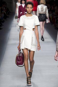 Fendi Prêt à Porter Primavera/Verano 2016 Milan Summer, Fendi Collection, High Wallpaper, Winter Typ, Fashion Week 2016, Milan Design, Best Moments, Amazing Outfits, Fashion Spring