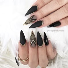 Gatsby Nails Designs, Classy Stilleto Nails, Gothic Wedding Nails, Arrow Nails, Champagne Nails, Black Stiletto Nails, Black Gel Nails, Black Gold Nails