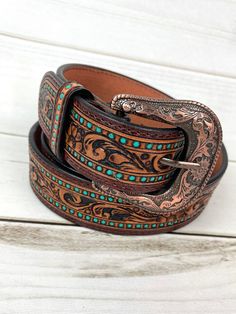 "women's sizes: 1.75\" wide Small 29\"-32\" Medium 32\"-36\" Large 36\"-40\" XL 40\"-44\" Buckle is removable with screws handmade leather tooled and painted by American Darling Not customizable" Belt Ideas, Western Leather Belt, Buckle Bunny, Custom Leather Work, Outfit Inso, Leather Ideas, Western Belts, Western Leather, Painting Leather