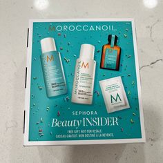 Sephora Moroccan Oil Birthday Set Includes - Shampoo - Conditioner - Hair Oil - Hand Cream Aesthetic Wishlist, Moroccan Oil Hair, Brown With Blonde Highlights, Conditioner Hair, Vintage Hair Clips, Hair Set, Short Hair Wigs, Flat Hair, Color Wow