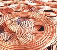 many coils of copper are stacked on top of each other