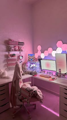 Insta @createdpinkk Gaming Room Setup For Men, Hello Kitty Pc Setup, Streamer Room, Streamer Aesthetic, Small Room Setup