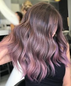 Ash Brown Purple Hair, Light Purple Balayage Brunettes, Brown Lilac Hair, Lilac Balayage Brunettes, Brown And Lavender Hair, Lilac Balayage, Shatush Hair, Balayage Hair Brunette With Blonde