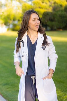 White Coat Outfit Medical, Female Doctor Outfit Medical, White Coat Doctor, White Coat Ceremony Outfit, Medical Student Outfit, White Coat Outfit, Doctor White Coat, White Coat Ceremony, Medical School Graduation