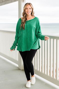 Stay cozy and cute in our NEW pullover! Indulge in the comfort of this raw edge, acid wash, longer-sleeved pullover! The bold kelly green hue adds sass to your wardrobe, while the round hem provides a stylish touch! Perfect for lounging or enjoying a day out on the town! 100% Cotton Green Long Sleeve Sweatshirt For Layering, Casual Kelly Green Long Sleeve Top, Cozy Green Sweatshirt For Layering, Green Washed Long Sleeve Sweatshirt, Oversized Green Soft-washed Sweatshirt, Oversized Soft-washed Green Sweatshirt, Soft-washed Green Long Sleeve Tops, Green Washed Tops For Fall, Model Fits