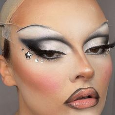 60s Drag Makeup, Hooded Eye Drag Makeup, Drag Looks Make Up, Drag Makeup Hooded Eyes, Black Drag Makeup, Drag Makeup Inspiration, Drag Contour