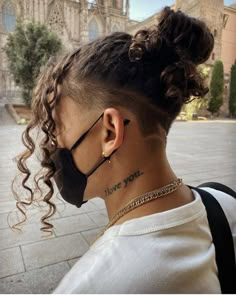 Curly Undercut Women Long, Long Curly Hair Undercut Woman, Undercut Long Hair Women, Long Curly Hair Undercut, Undercut Curly Hair Men, Undercut For Curly Hair, Long Curly Hair With Undercut, Undercut With Curly Hair, Curly Hair With Undercut