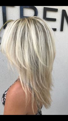 Ice Blonde Hair, Hairstyles For Older Women, Haircuts For Medium Length Hair, Layered Hairstyles, Timeless Chic, Blonde Hair Looks, Long Layered Hair, Haircuts For Long Hair