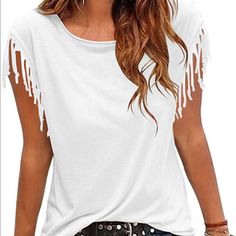 Cute White T-Shirt With Fringe At The Sleeves. Never Worn. Blouse Necklines, Tassel Shorts, Tshirt Knot, Knotted Blouse, Tassels Fashion, Short Sleeve Pattern, Round Neck Tops, Basic Tops, T Shirt And Shorts