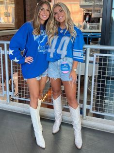 Lions Game Outfit, Cute Superbowl Outfits, Nfl Gameday Outfit, College Game Day Outfit Football, Super Bowl Outfits For Women, Nfl Game Day Outfit Woman, Super Bowl Outfits, Nfl Game Outfit