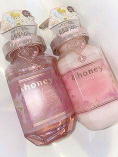 Clean Body Tips, Wonyoung Skin Care Products, Wonyoungism Skincare, Pink Lotion Aesthetic, Wonyoungism Skincare Products, Coquette Lotion, Japanese Hair Care, Body Tips, Clean Body