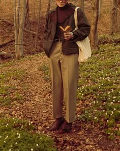 Historian Aesthetic Outfit Men, Male Professor Outfit, Men Cottagecore Outfits, Grandpacore Outfit Boy, Mens Academia Outfits, Dark Academia Male Fashion, Professor Aesthetic Outfit Male