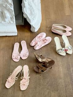 Charlotte York, Pink Aura, Vintage Heels, Blogger Girl, Pink Princess, Pretty Shoes, Dream Shoes, Just Girly Things, New Yorker