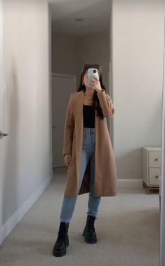 Winter Clothes Ideas For Women, 30 Days Outfits Ideas, Oversized Jacket Outfit Women, Curvy Thanksgiving Outfit Ideas, Size 12 Pear Shape Outfits, Semi Formal Fall Outfits, Cute Outfits For A Rainy Day, Edgy Old Money Aesthetic, Christmas Company Party Outfit